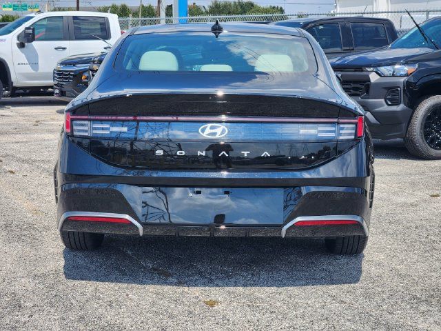 Used 2025 Hyundai Sonata SEL FWD image 6