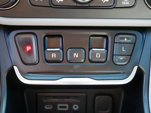 Used 2018 GMC Terrain SLE w/ Driver Convenience Package image 24