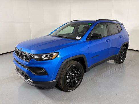 New 2026 Jeep Compass Latitude w/ Sun and Sound Group AWD/4WD image 4