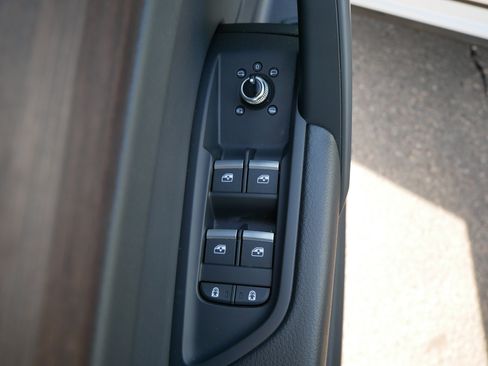 Used 2025 Audi Q5 2.0T Premium w/ Convenience Plus Package image 28