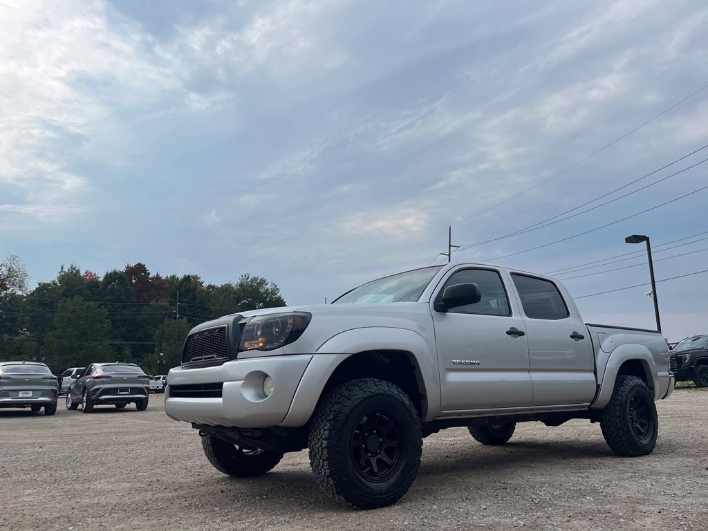 Used 2010 Toyota Tacoma 4x4 Double Cab image 2