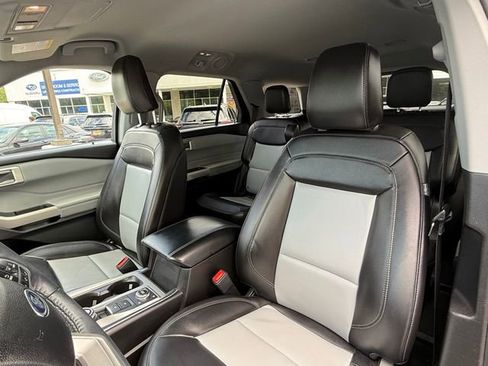 Used 2023 Ford Explorer XLT w/ Equipment Group 202A AWD/4WD image 20