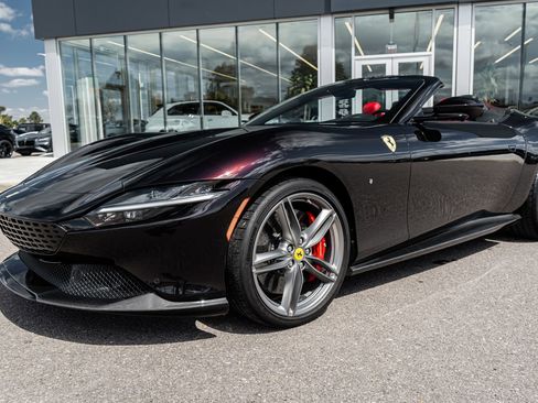 Used 2024 Ferrari Roma Spider RWD image 21