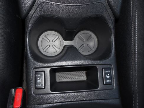 Used 2017 Nissan Rogue SV image 17