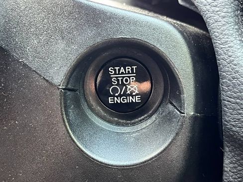 Used 2018 Jeep Compass Latitude w/ Popular Equipment Group AWD/4WD image 23