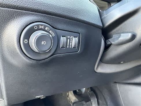 Used 2020 Jeep Compass Limited image 24