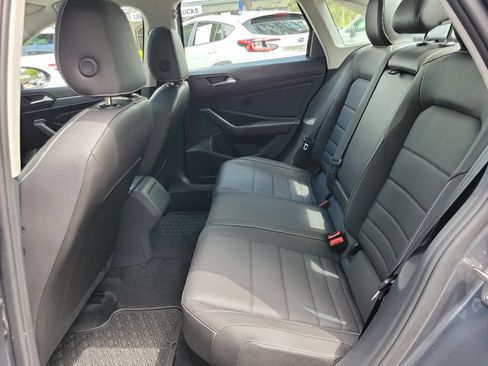 Used 2024 Volkswagen Jetta SE w/ Panoramic Sunroof Package FWD image 7