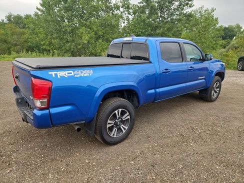 Used 2016 Toyota Tacoma SR5 AWD/4WD image 6