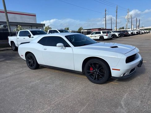 Used 2016 Dodge Challenger SXT w/ Blacktop Package RWD image 4