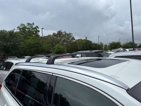 Used 2017 Toyota Highlander Limited FWD image 5