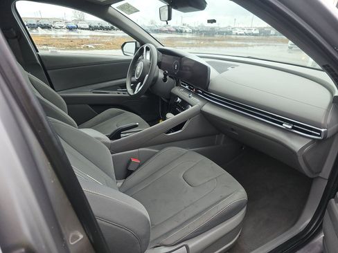 Used 2024 Hyundai Elantra SEL image 4