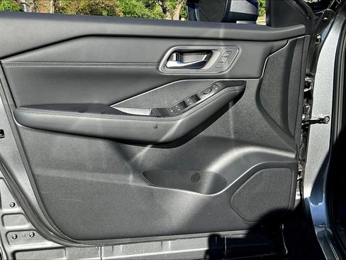 New 2026 Nissan Rogue Platinum image 10