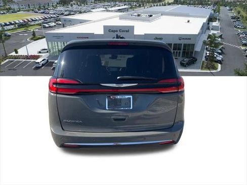Certified 2023 Chrysler Pacifica Touring-L FWD image 23