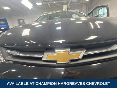 Used 2020 Chevrolet Trax LT w/ LT Convenience Package FWD image 39