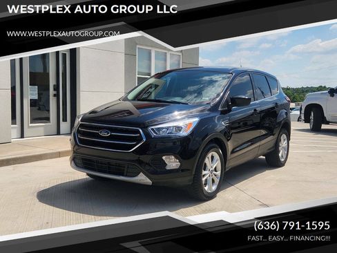 Used 2019 Ford Escape SE FWD image 1