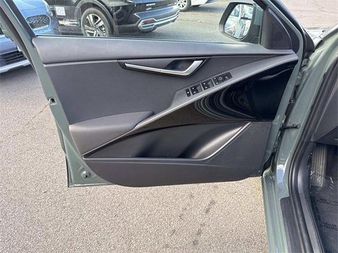 Used 2023 Kia Niro EX image 13