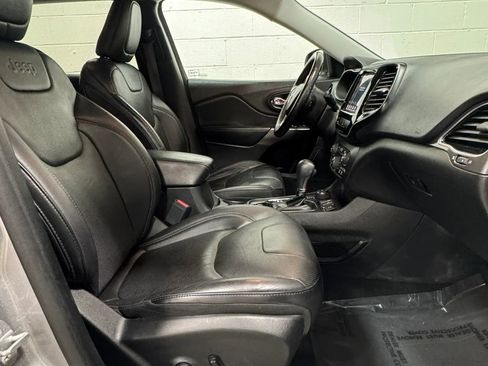 Used 2019 Jeep Cherokee Limited image 22