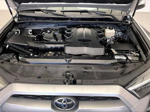 Used 2018 Toyota 4Runner TRD Off-Road w/ Convenience Package AWD/4WD image 9