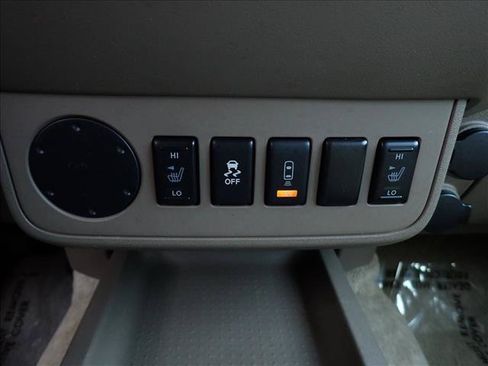 Used 2015 Nissan Frontier SV w/ SV Value Truck Package RWD image 16