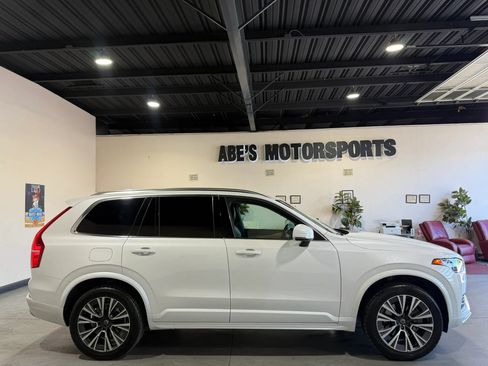 Used 2022 Volvo XC90 T5 Momentum w/ Advanced Package AWD/4WD image 8