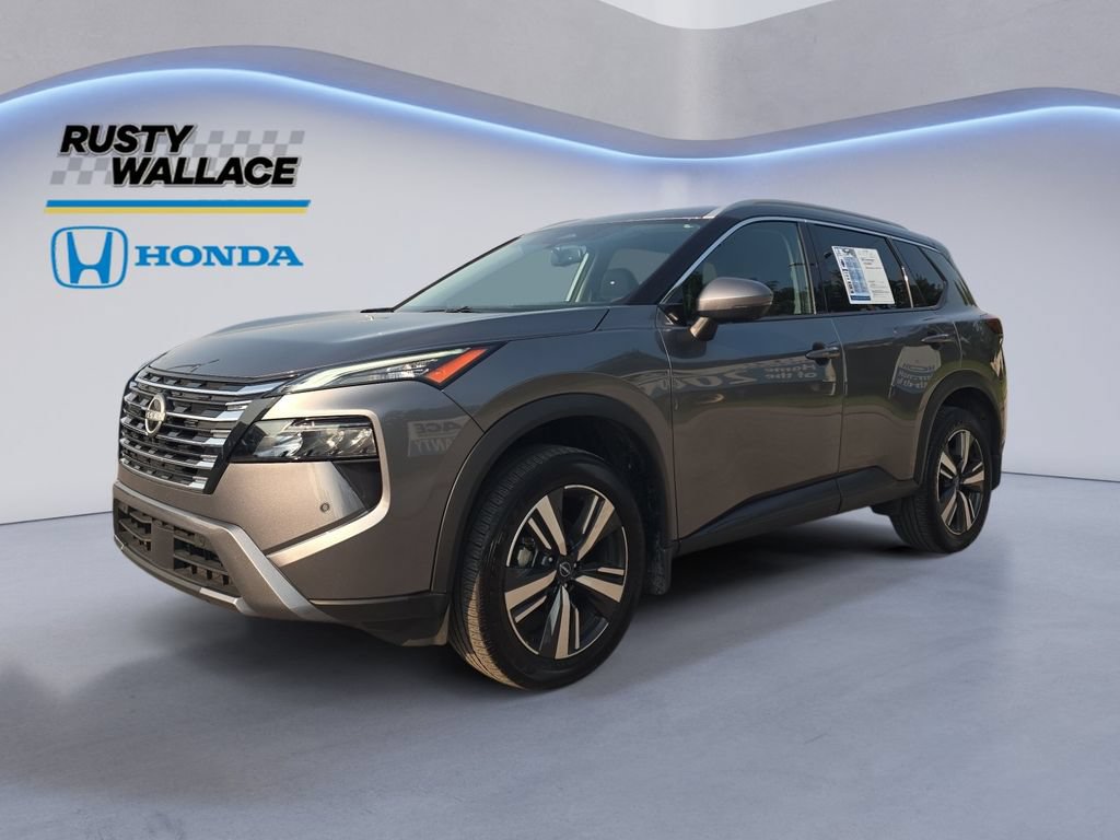 Used 2025 Nissan Rogue SL AWD/4WD image 1