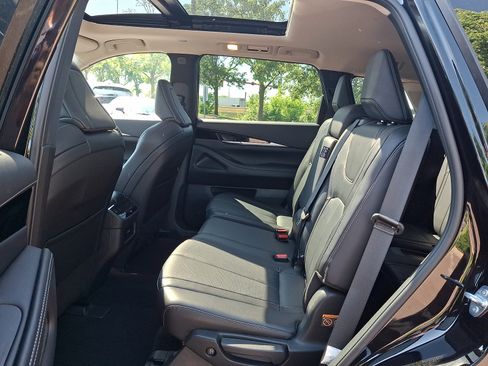 Certified 2025 INFINITI QX60 Pure AWD/4WD image 11