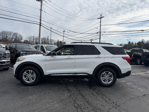 Certified 2023 Ford Explorer XLT w/ Class IV Trailer Tow Package image 3