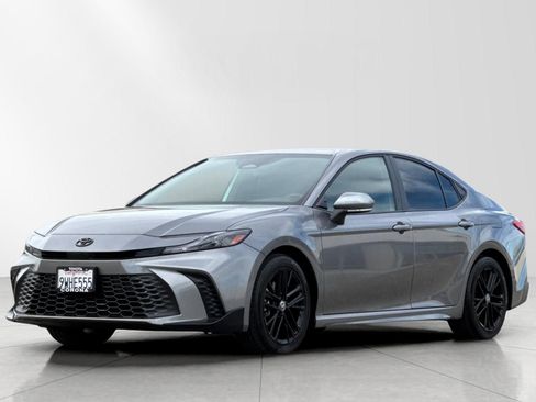 Used 2026 Toyota Camry SE w/ Convenience Package image 7