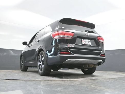 Used 2018 Kia Sorento EX AWD/4WD image 49