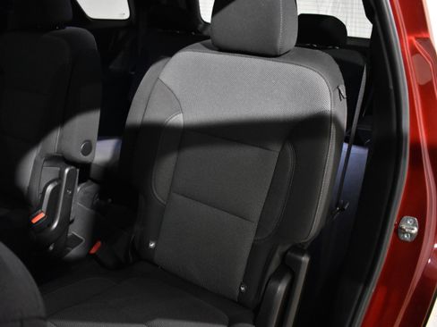 Used 2022 Chevrolet Traverse LT image 26