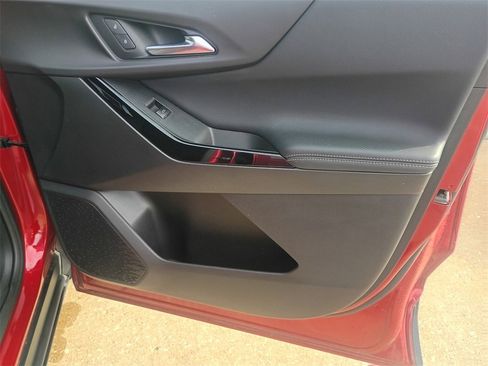 Used 2025 Chevrolet Equinox LT w/ Convenience Package II image 14