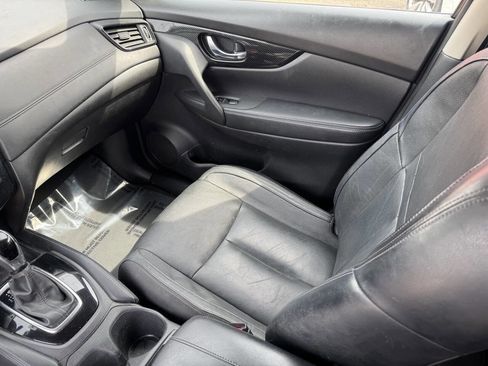 Used 2018 Nissan Rogue SL image 25