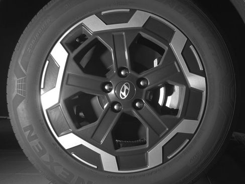 Used 2025 Hyundai Santa Fe SEL FWD image 17