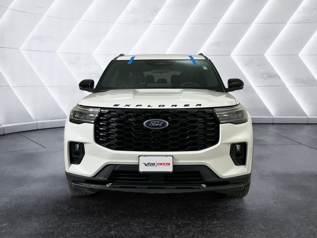 Used 2025 Ford Explorer ST-Line RWD image 2