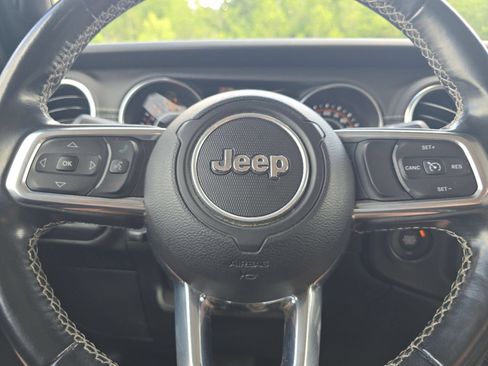Used 2022 Jeep Gladiator Overland w/ Popular Equipment Package AWD/4WD image 26