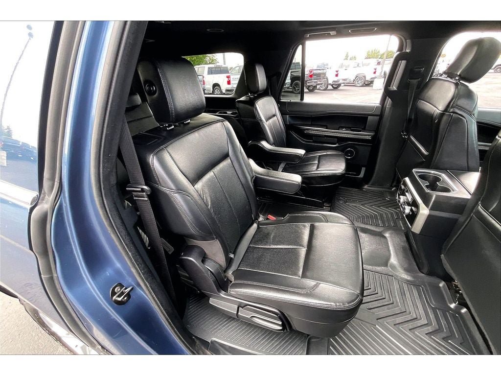 Used 2020 Ford Expedition Max XLT w/ Equipment Group 202A AWD/4WD image 29