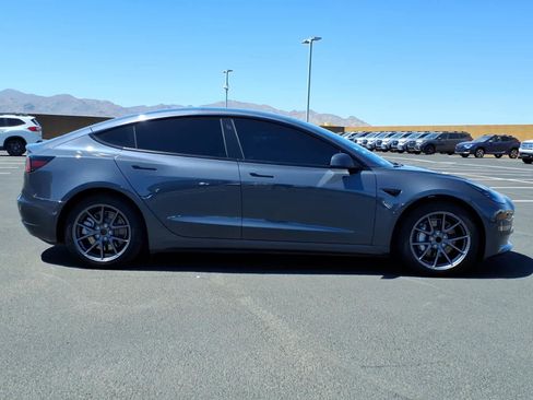 Used 2022 Tesla Model 3 image 8