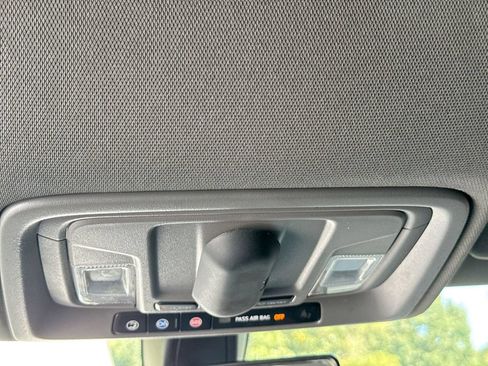 Used 2022 Chevrolet Silverado 1500 Custom RWD image 19