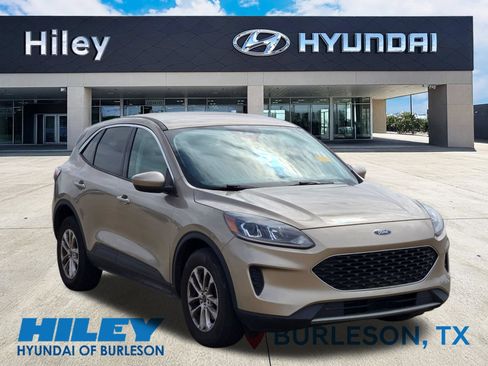 Used 2021 Ford Escape SE w/ Convenience Package AWD/4WD image 2