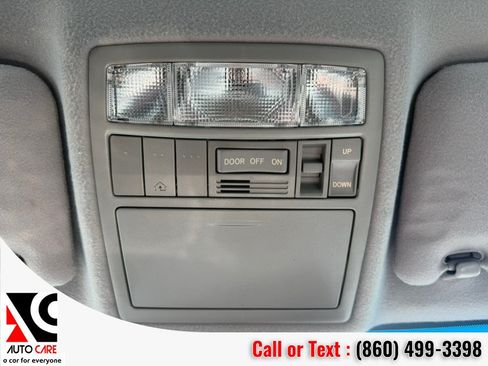 Used 2011 Toyota Camry Hybrid w/ Leather Pkg FWD image 26