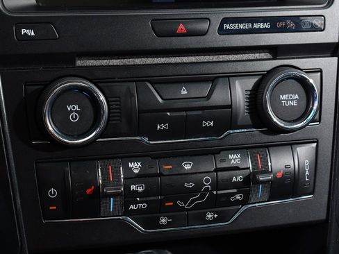 Used 2016 Ford Explorer XLT w/ Equipment Group 202A image 30