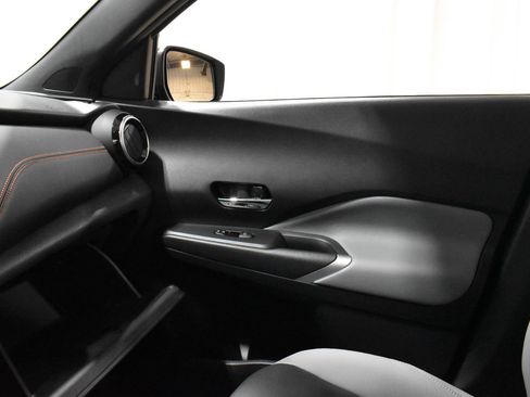 Used 2023 Nissan Kicks SR w/ SR Premium Package image 17