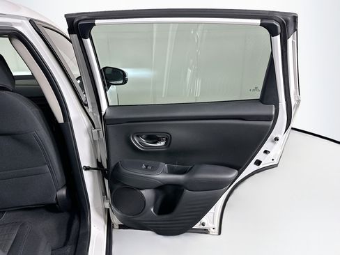 Used 2025 Honda HR-V LX image 27