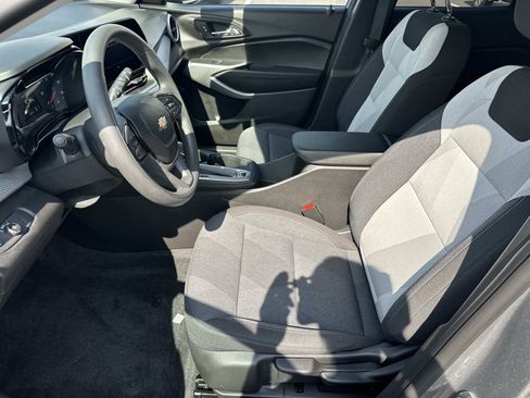 Certified 2024 Chevrolet Trax LS w/ LS Convenience Package FWD image 18