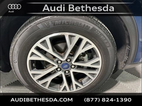 Used 2020 Ford Escape SEL image 9