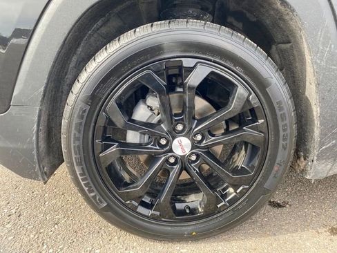 Certified 2019 GMC Terrain SLE w/ Driver Convenience Package image 22