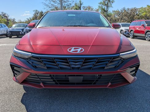 New 2025 Hyundai Elantra Limited image 11