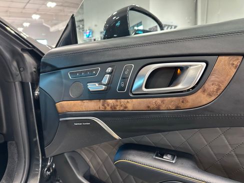 Used 2020 Mercedes-Benz SL 550 image 41