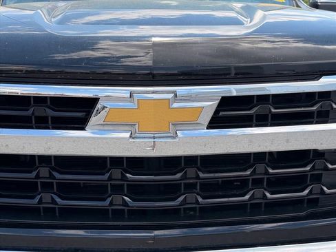 Used 2022 Chevrolet Silverado 1500 LT AWD/4WD image 17