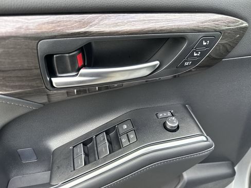 New 2026 Toyota Highlander Limited AWD/4WD image 15